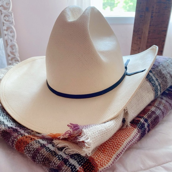 Resistol Quarter Horse long oval cowboy hat - Picture 2 of 13